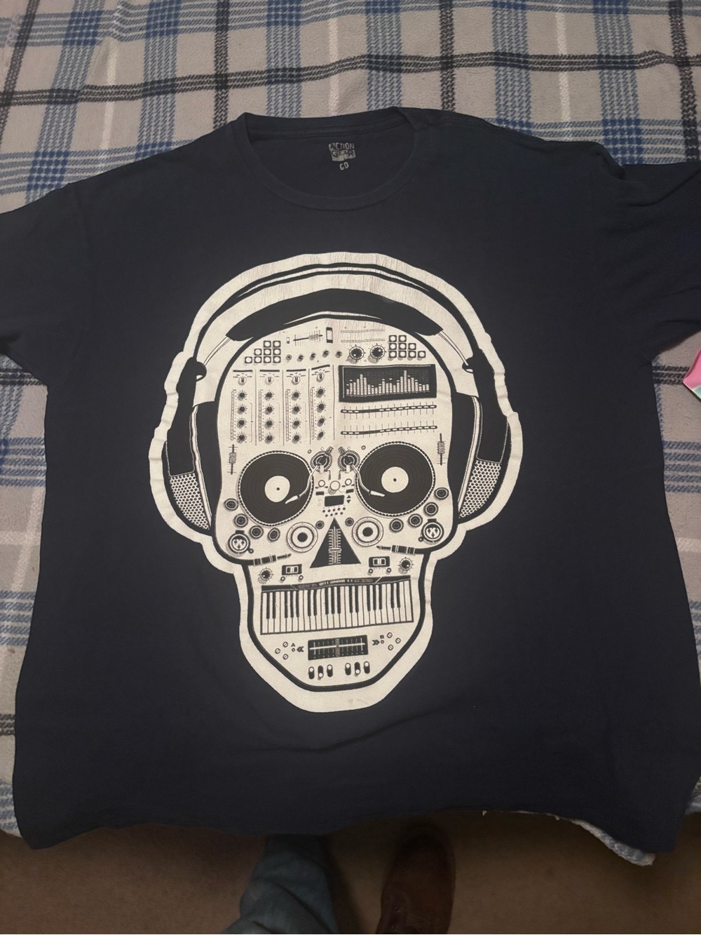 Graphic Skull Headphones Tee in Black and White